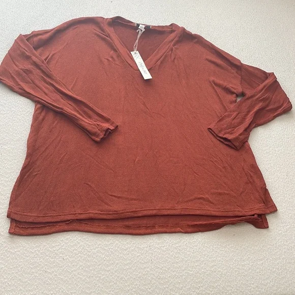 Burnt orange top - Picture 2 of 2